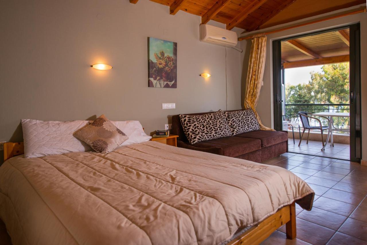 Pension Alexandros Preveza Bagian luar foto