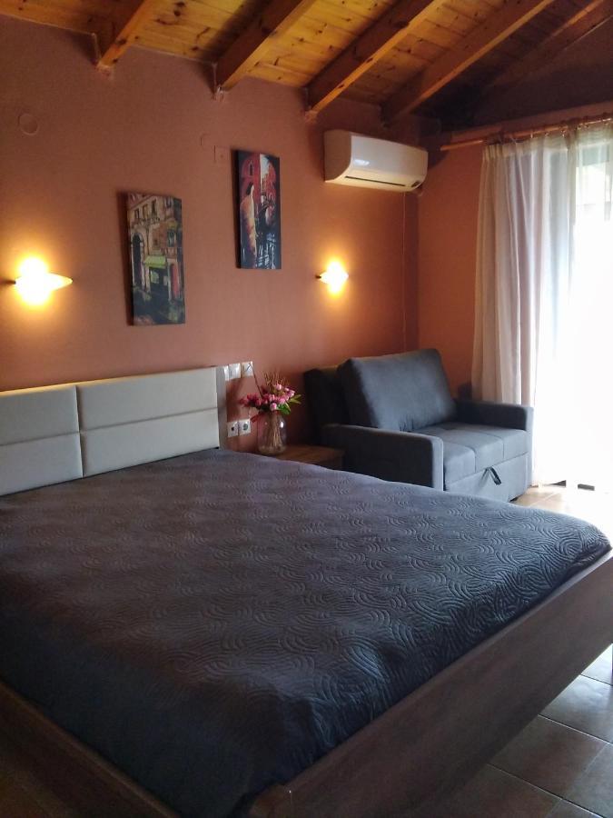 Pension Alexandros Preveza Bagian luar foto