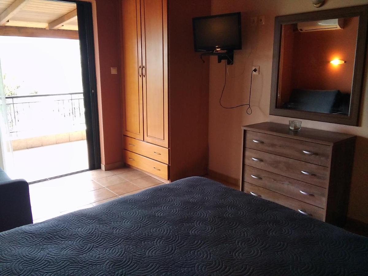 Pension Alexandros Preveza Bagian luar foto
