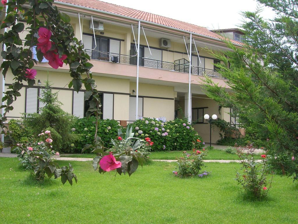 Pension Alexandros Preveza Bagian luar foto